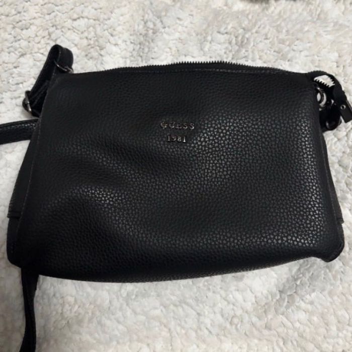 Дамска чанта Guess