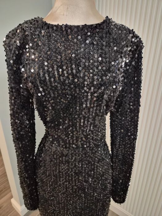 Rochie neagra cu paiete