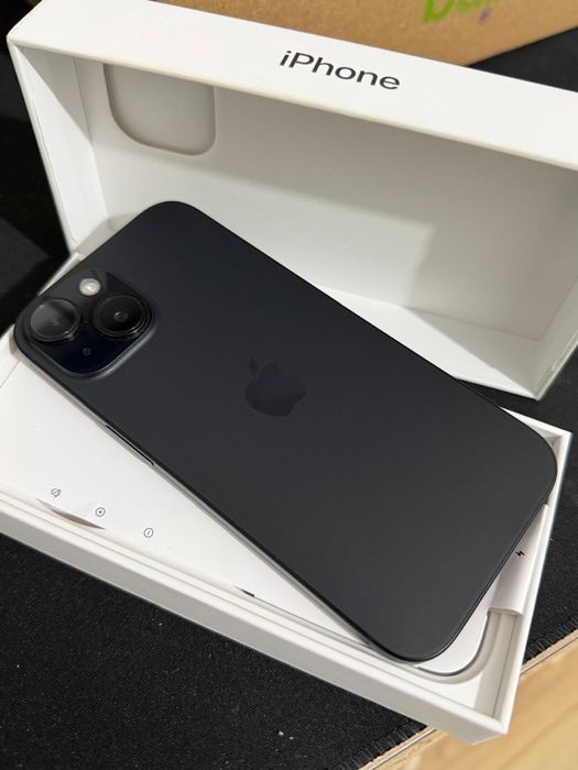 Vand iPhone 15 100% impecabil