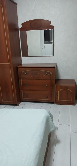 Продается  спальный  гарнитур