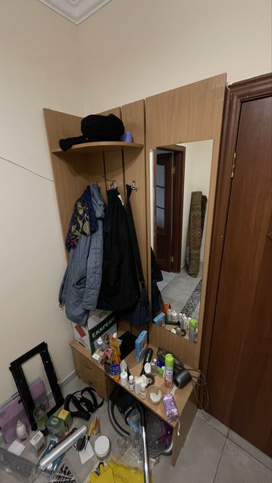 прихожая продается срочно