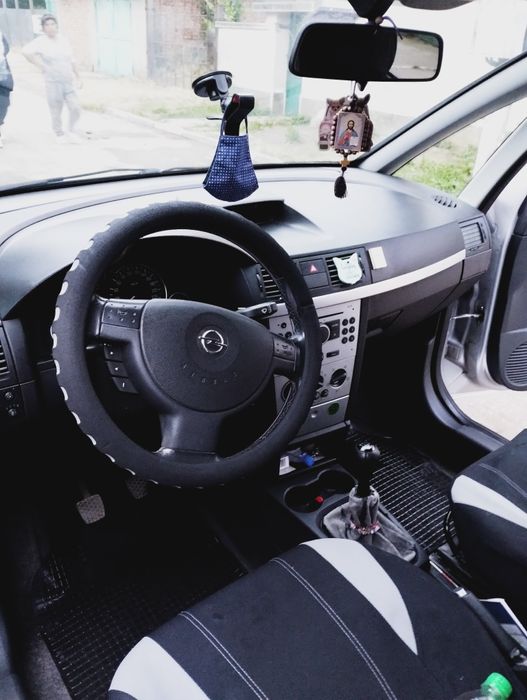 Опел Мерива 2004 Проблем с централното ,даде на късо