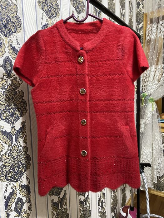 Безрукавка новая