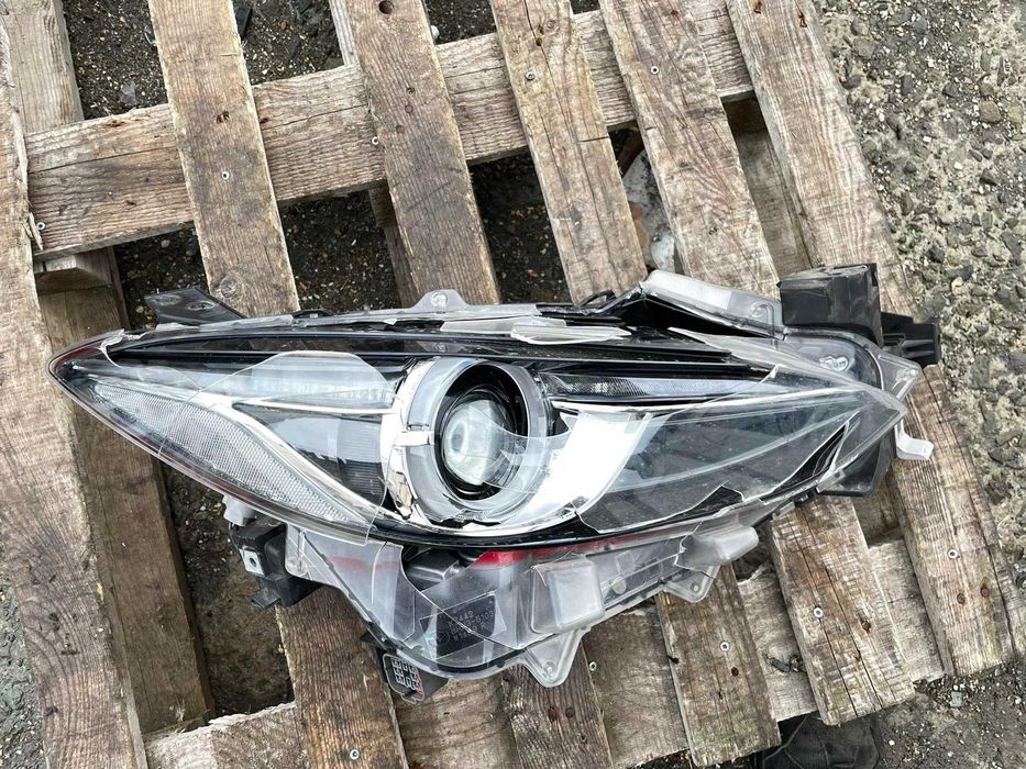 Фар Десен Ксенон Счупен BHN3-51030 Mazda3 2014 2.0бен 121kW