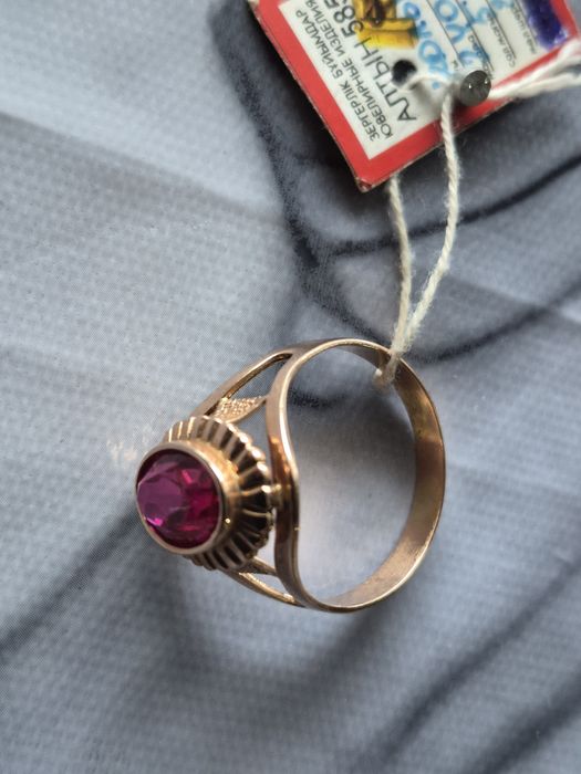 Продам золотое кольцо