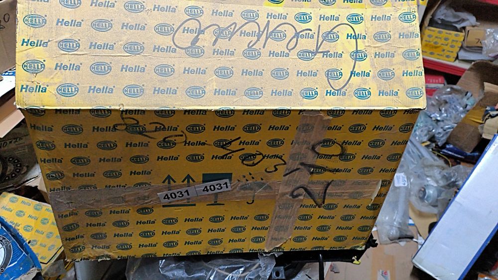 Хелла новая фара мерс 210