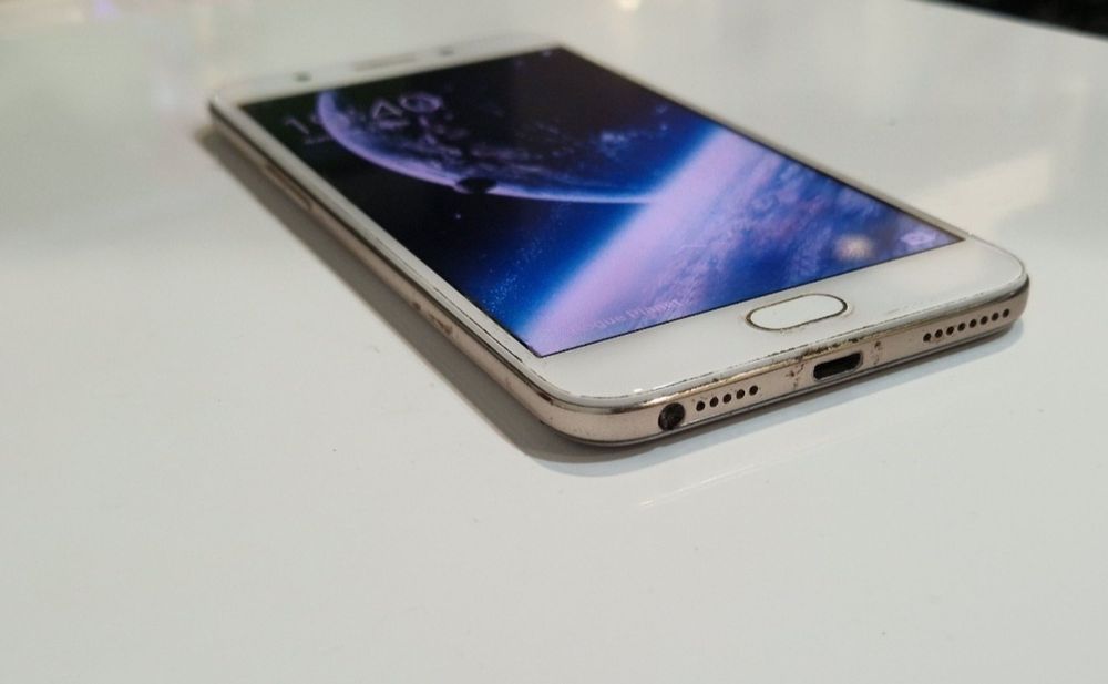 Telefon Oppo perfect funcțional