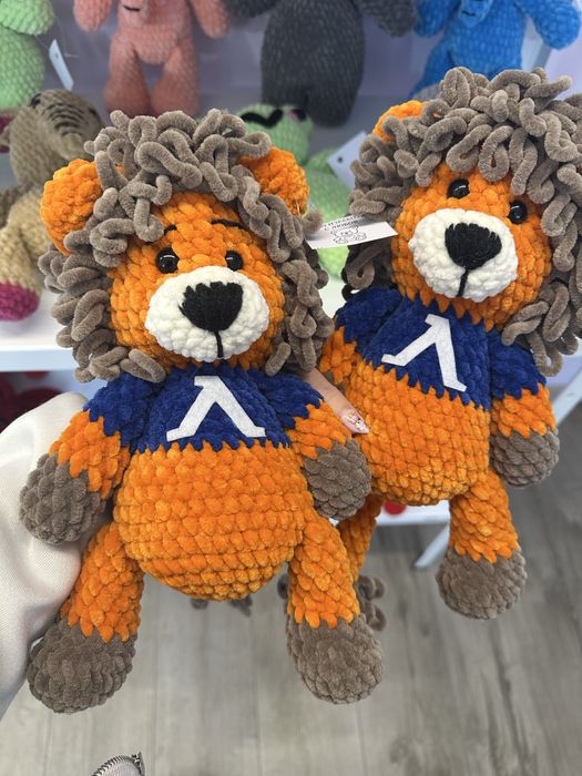 Лъвче с логото на левски