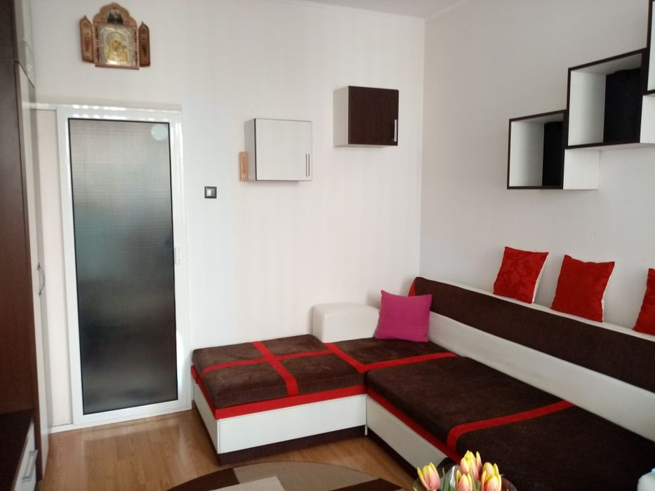 Garsoniera de închiriat..