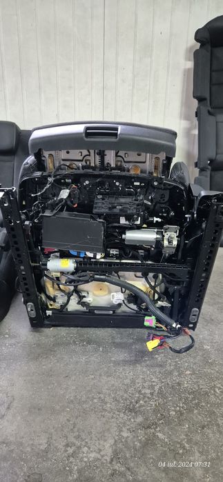 Vând interior de piele sport S-line pentru Audi A5 B9 Coupe 8W.

- sca