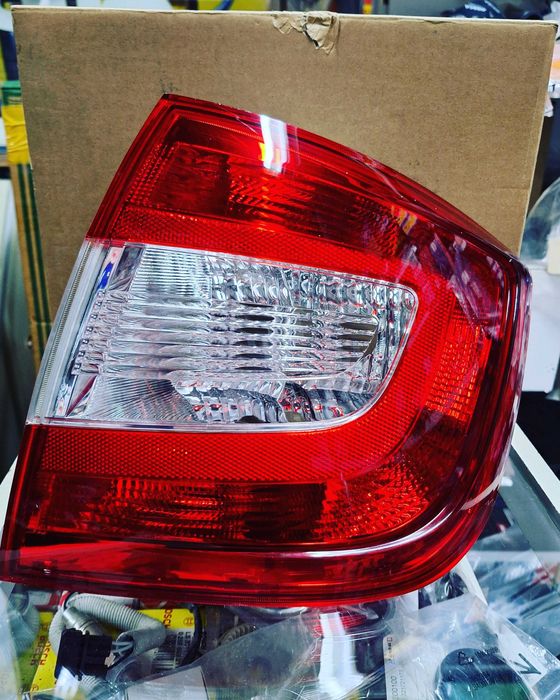 Фонарь задний Шкода Рапид