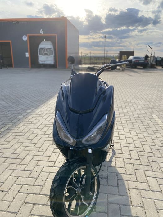 Скутер Maxi 150 куб