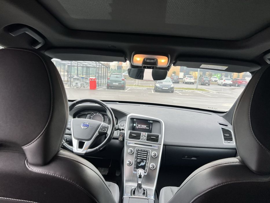 Volvo XC 60 T5 2.5 бензин
