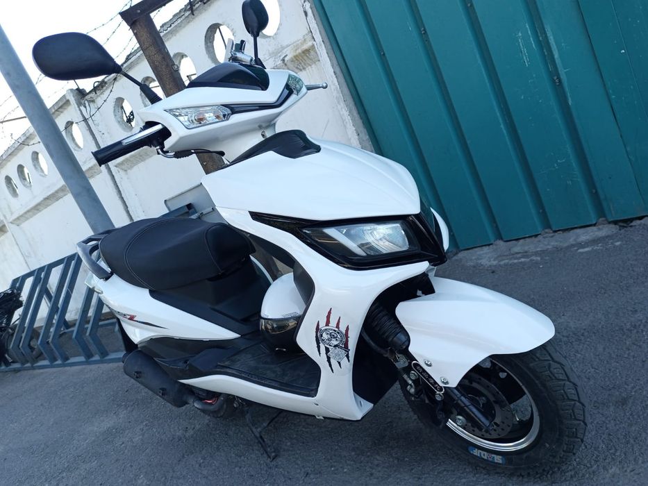 Продам скутер...