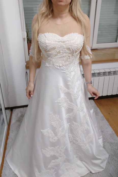 Сватбена рокля с було