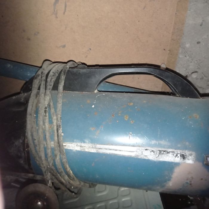 Пылесос ракета 16000 советский.