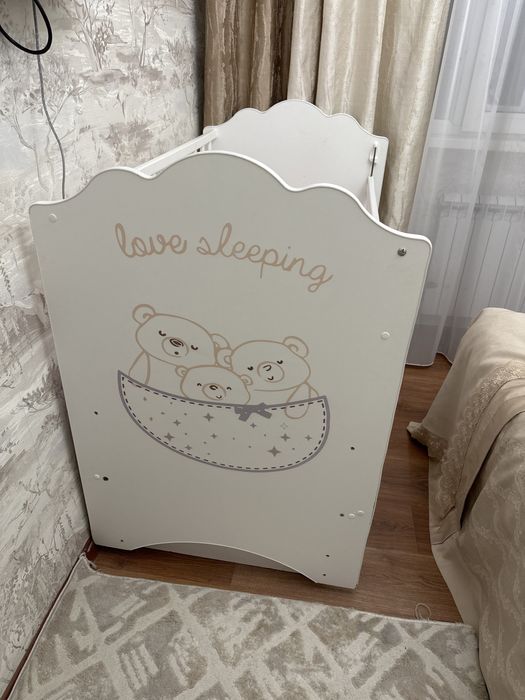 Детская кроватка