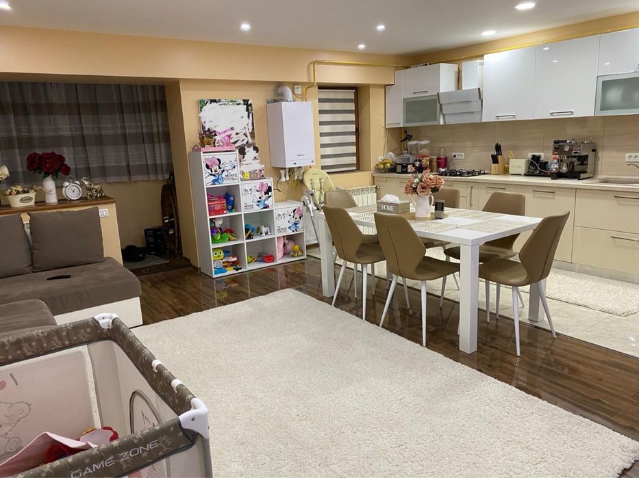 Inchiriez apartament mobilat complet pe str Traian vis a vis de Bucovina et 2
