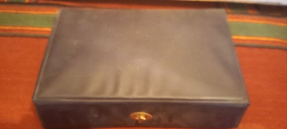 Продаю электро фен .