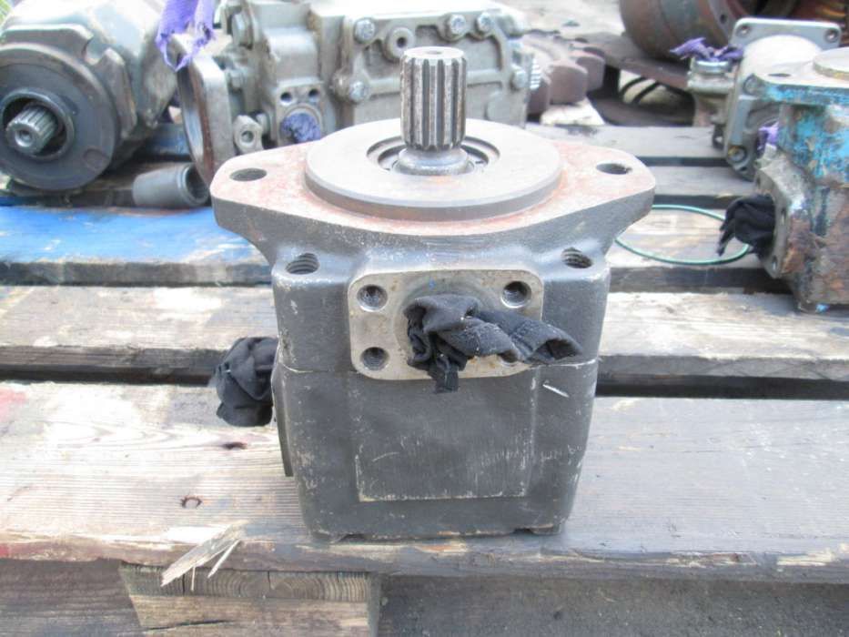 pompa hidraulica hanomag