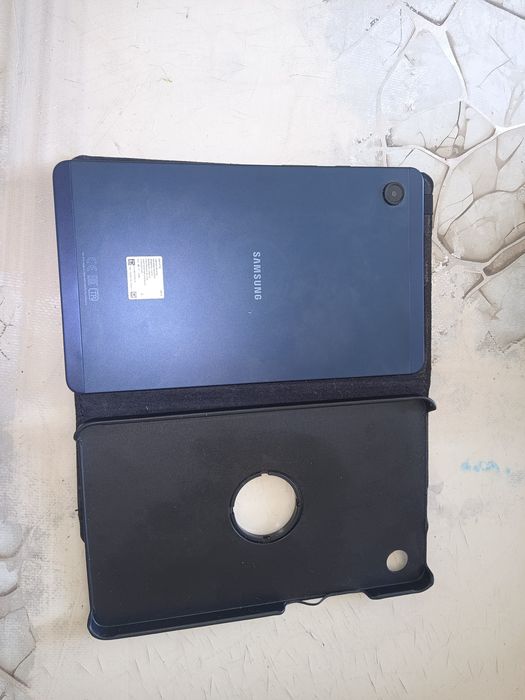 Продаётся планшет Самсунг таб а 9