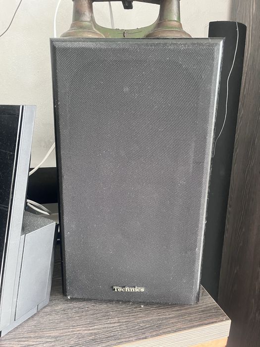 Linie audio Technics cu pick up,2 boxe