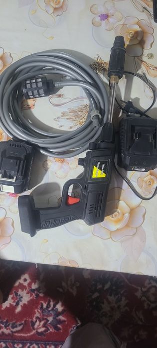 Карчер на акумуляторе 2 штуки