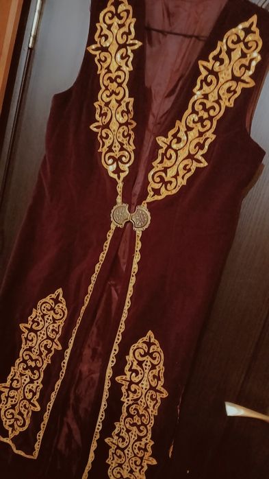 Продам женский камзол и такия