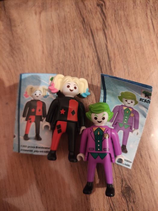 Продам фигурки киндера DC Playmobil