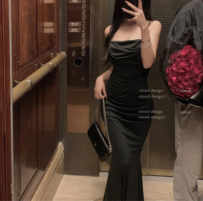 Платье черное Stradivarius