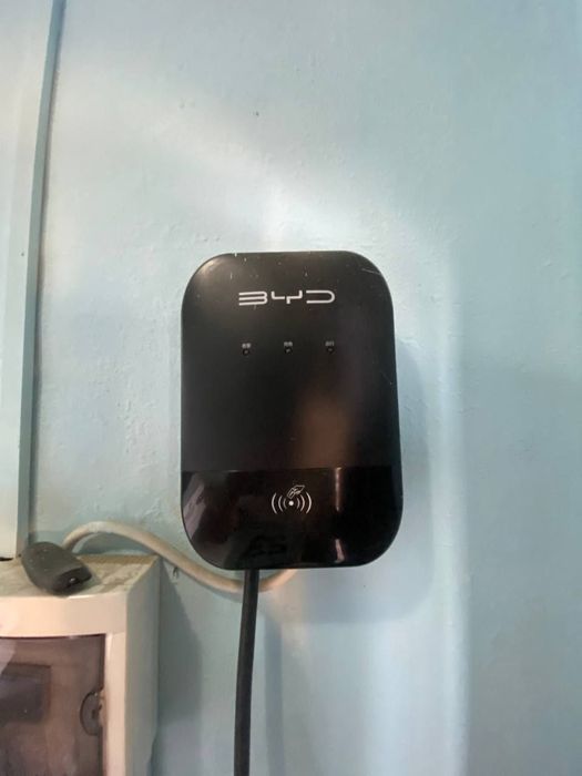 BYD Zaryadlash qurilmasi