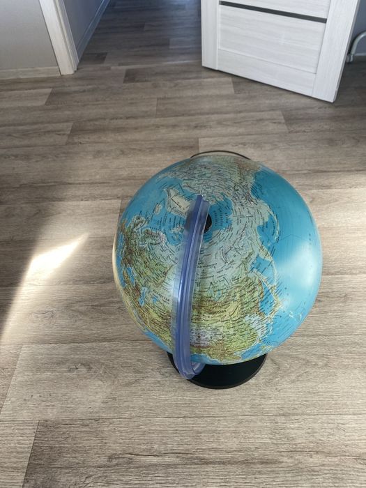 Продается Глобус ночник в отличном состоянии
