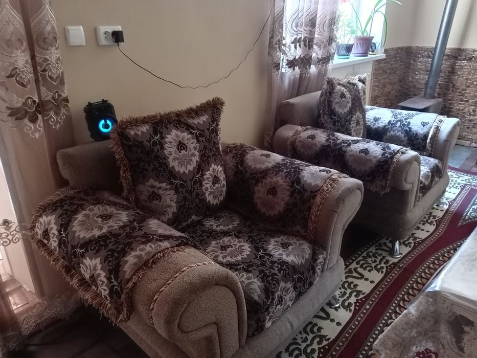 Мягкий мебель хорошем состоянии