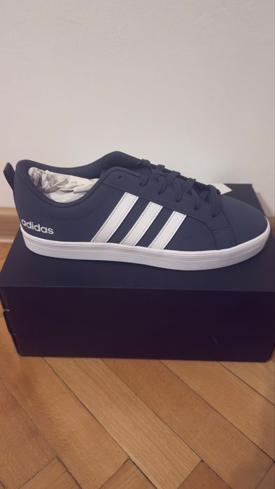 Adidas нови с кутия