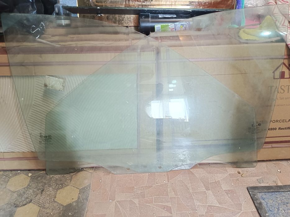 Продам зеркало дверей