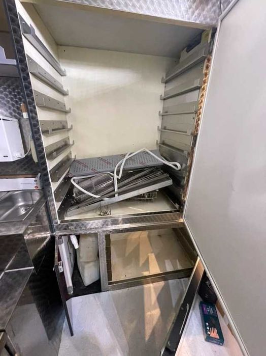 Отдавам под наем кемпер/мобилна кухня за сандвичи и пиле на грил