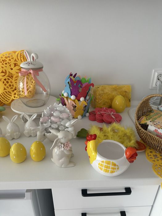 Декор, чинии на Великден