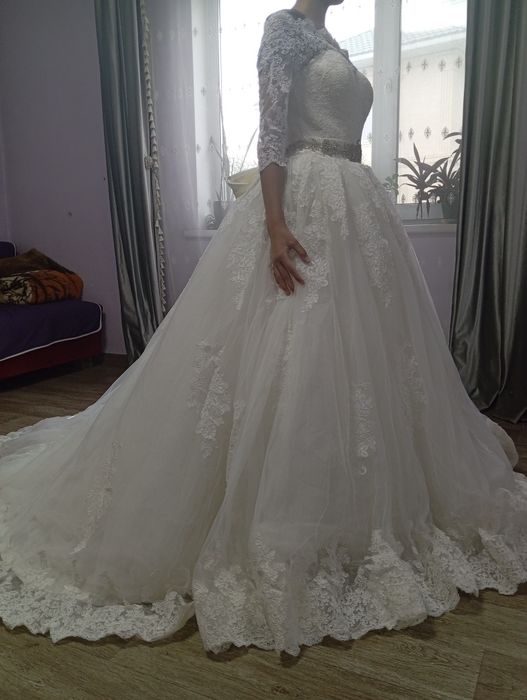 Продам свадебное с доставкой.