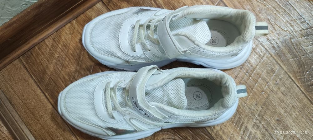 Продам кроссовки