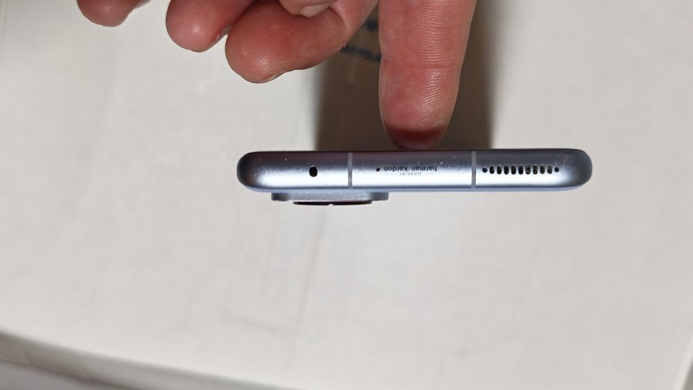 Xiaomi 12 Pro la cutie poți folosit impecabil