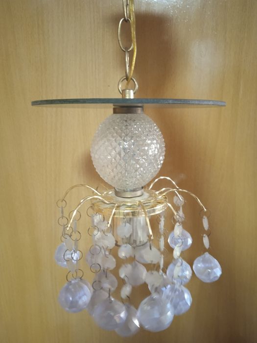 Люстра для прихожей