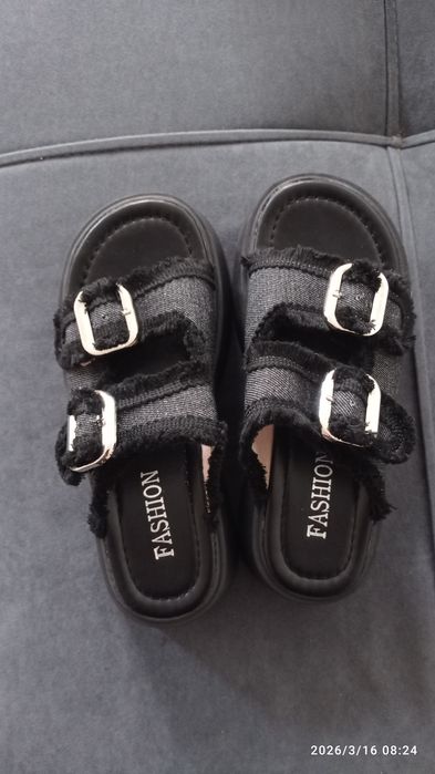 Продается летняя обувь