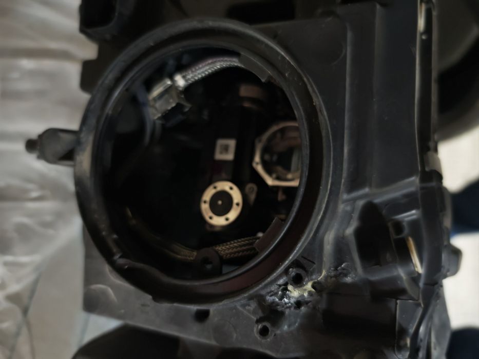 Десен фар БМВ х3/х4 ф24/ф25 завиващ