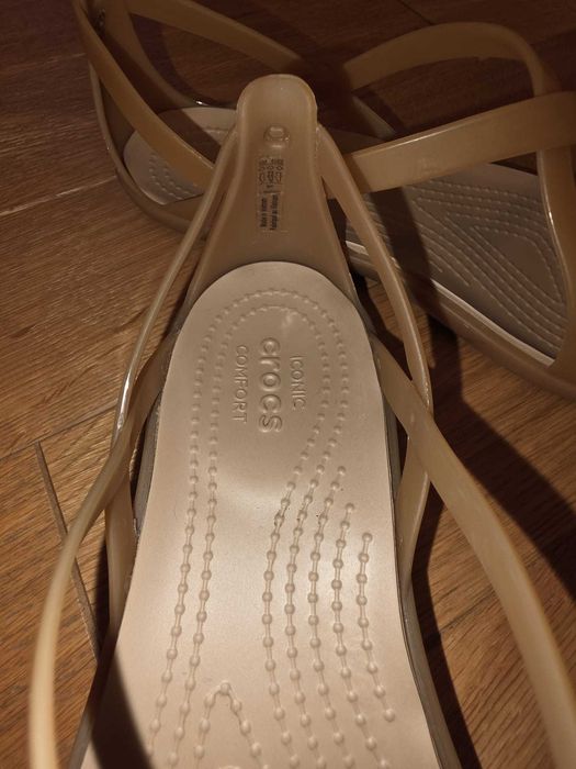 Crocs Isabella Strappy Sandal damă Auriu Mărime 37