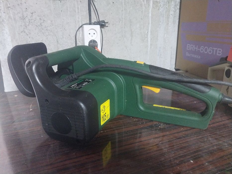 Электропила новый но неработает