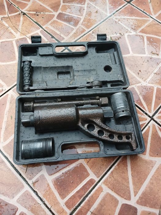 Машинка для снятия колеса