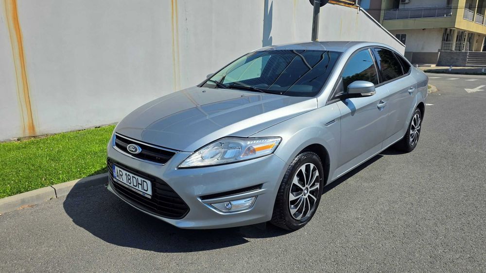 Vand/Schimb/Rate Ford Mondeo 120.000 km 2014, 2.0 TDCI, automat, inmatriculat Romania, navigatie color Android, dublu climatronic, carte service