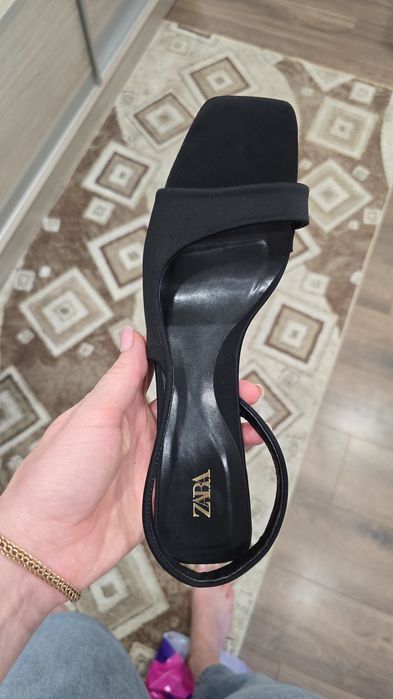 Босоножки Zara новые
