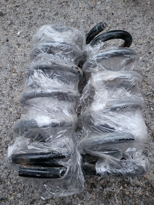 Пружини предни мицубиши Паджеро 4