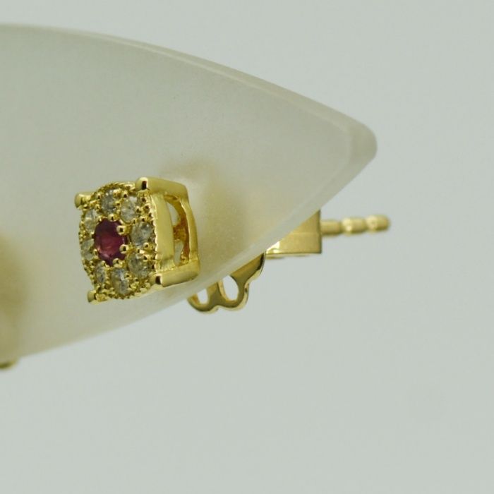 Cercei aur galben cu diamante si rubine  cod 4831